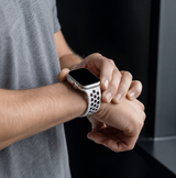 Apple Watch 38-42mm | Apple Watch (38/40/SE/41/42mm) - 4Run™ Silikone Løbe Sportsrem - Hvid - DELUXECOVERS.DK