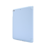 iPad 6 | iPad 6 9.7" (2018) - SoftHue™ Silikone Tri-Fold Cover - Babyblå - DELUXECOVERS.DK